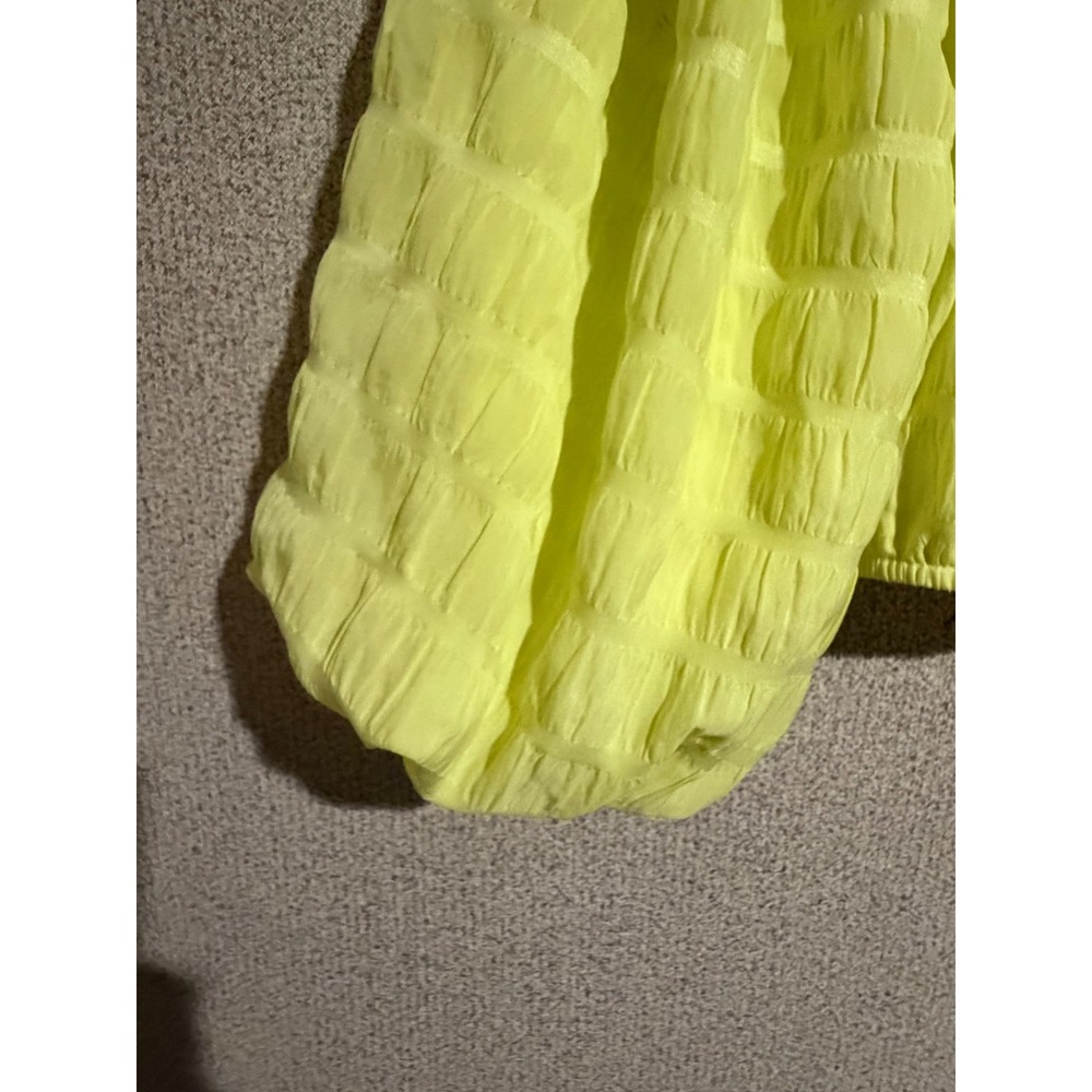 Forever 21 Neon Yellow Puff Sleeve Crop Top Ruched O-Ring Sweetheart Neck Small - Picture 5 of 5